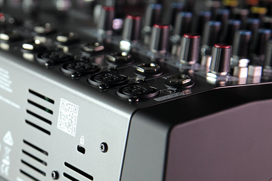 ZEDi-10FX-CloseUp-Road