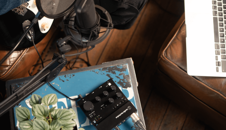 Audio-Technica memperkenalkan Mixer Audio USB AT-UMX3 terbaru untuk Live Streaming
